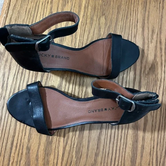 Lucky Brand Kitten Wedges - Picture 2 of 3
